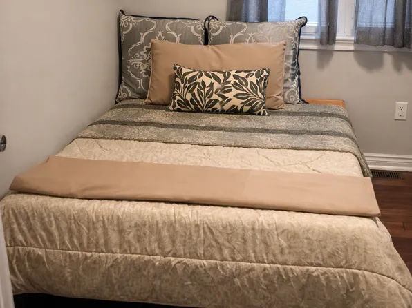 (undisclosed Address), Georgina, ON L4P 0A3