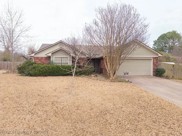 5501 S 93rd Cir, Fort Smith, AR 72903