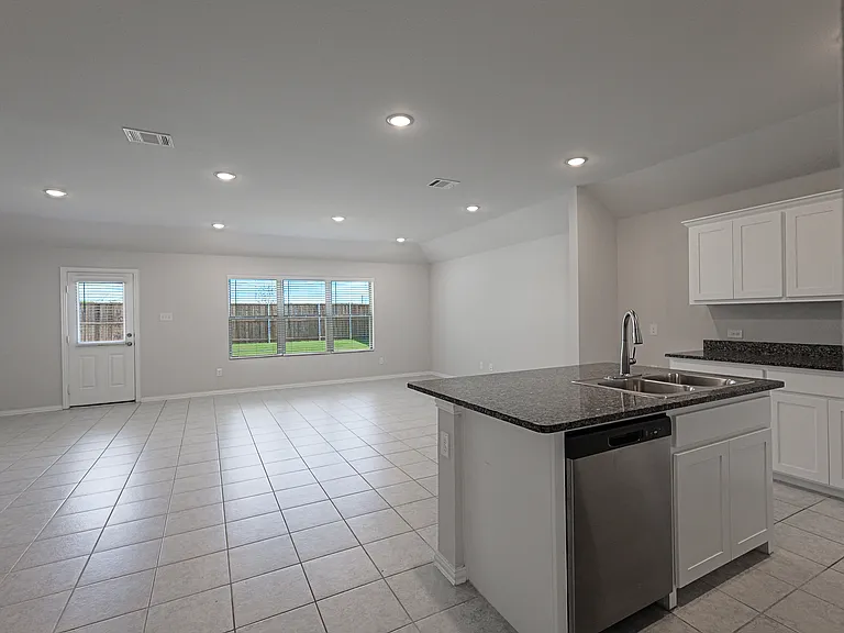 1919 Rolling Ridge Dr — Photo 9