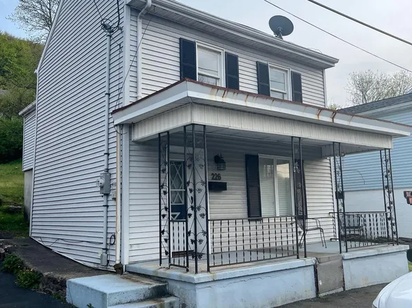 226 W Bacon St, Pottsville, PA 17901