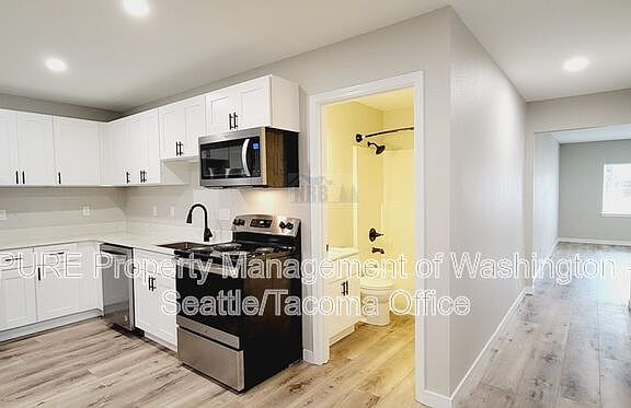 5th image of 806 S 39th St Unit A