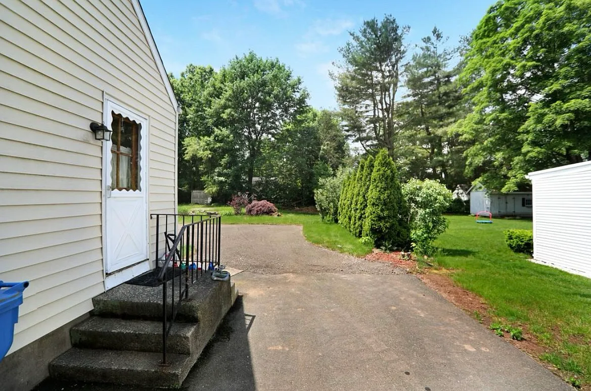 5 bed, 1224 sqft, $4,500 — Photo 3