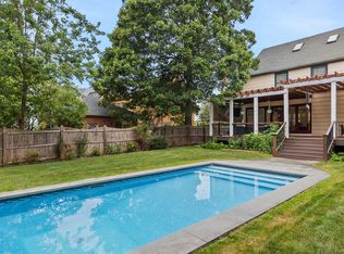 9 Ellsworth Rd, West Hartford, CT 06107