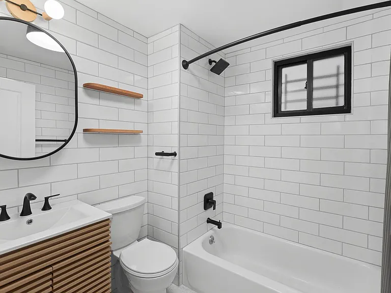 70 Green St #2 — Photo 6