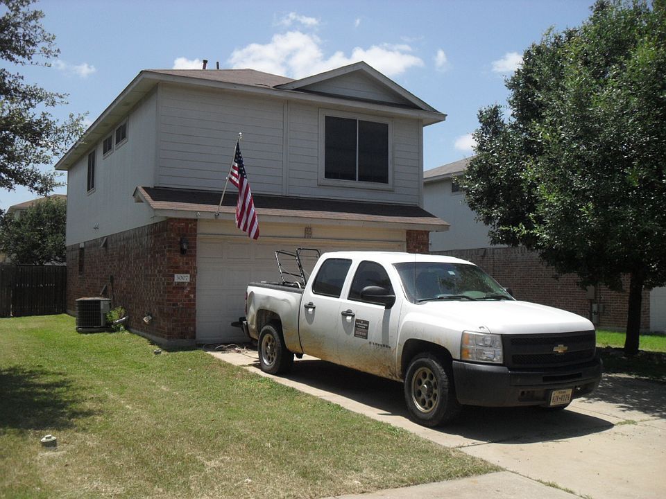 1st image of 3007 Rainy River Dr
