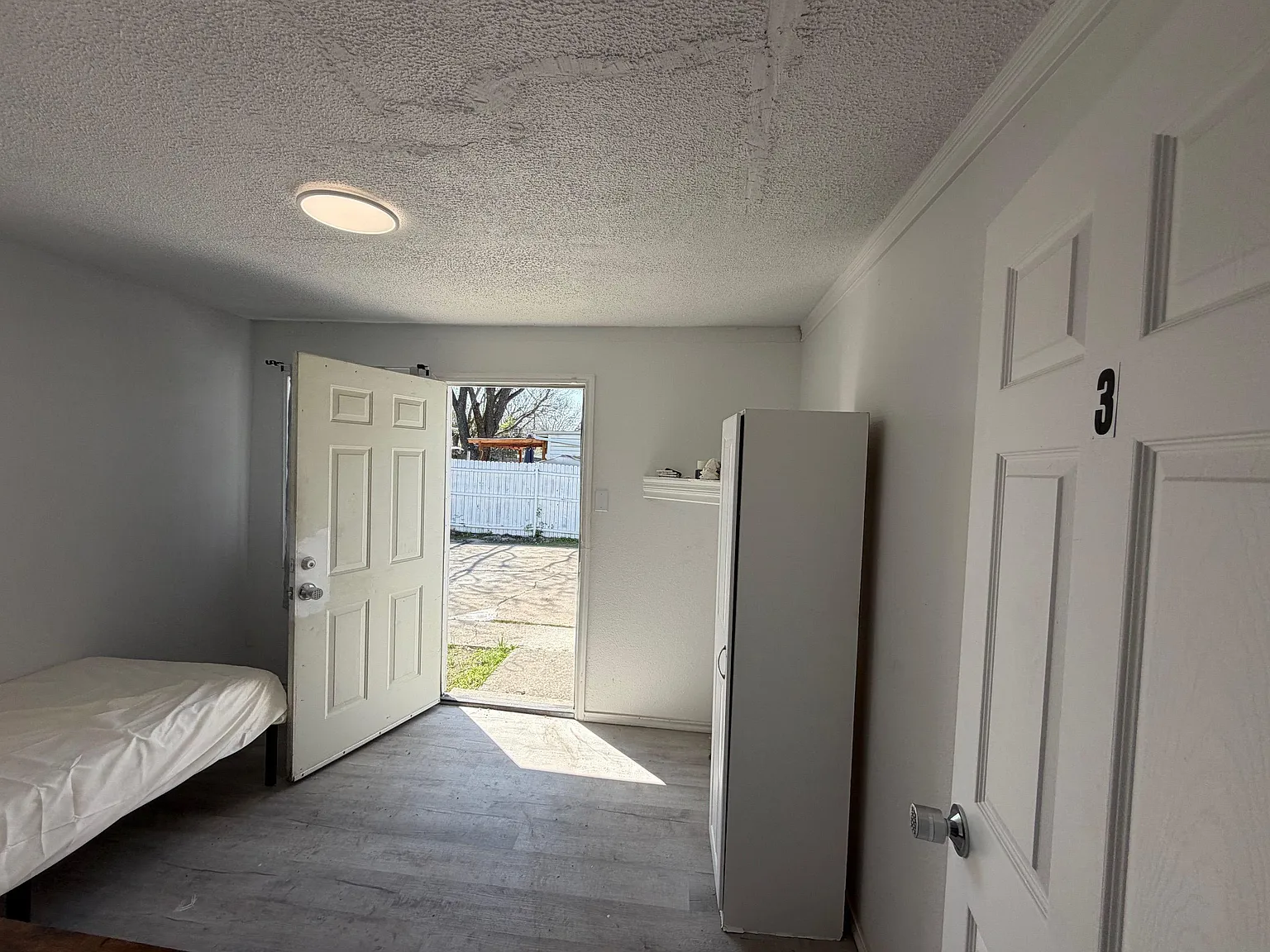 4 bed, 3.0 bath, 1999 sqft, $706 — Photo 2