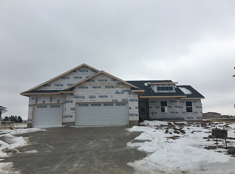 1st image of 620 Fisher Trl