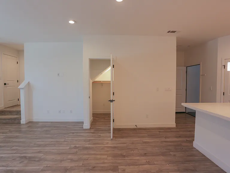 1041 Tiburon Way — Photo 6