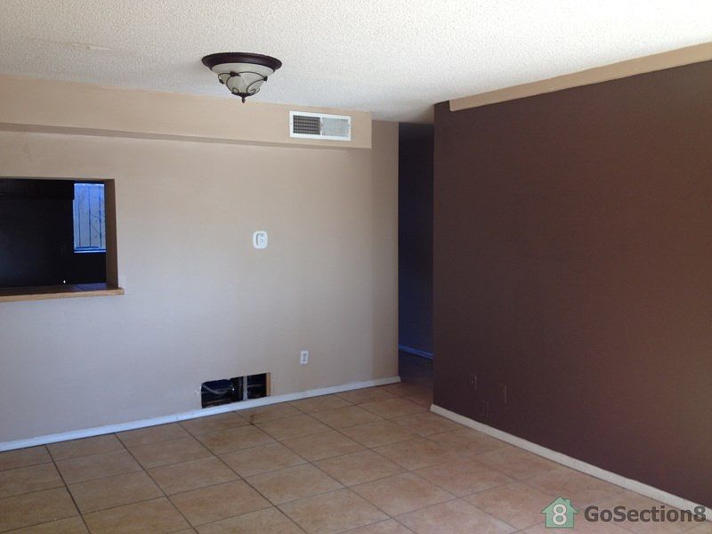 1st image of 4703 Moonlight Ave APT 5