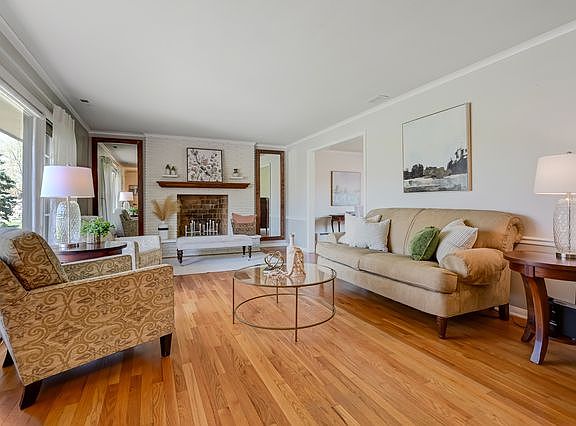 2nd image of 5415 Woodland Ave