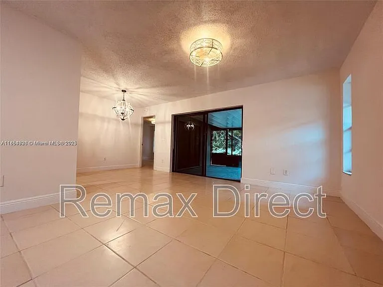 5181 Kim Ct — Photo 6