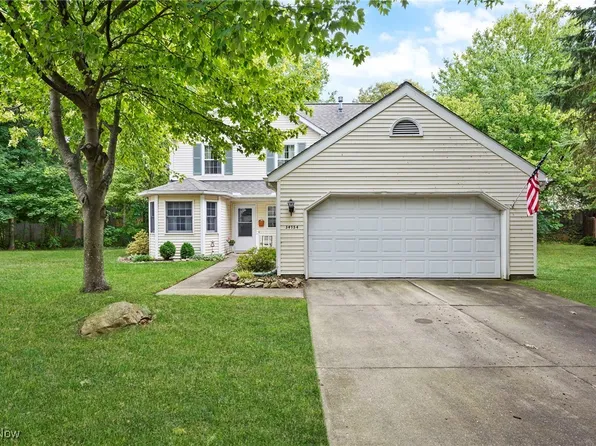 34754 Parkview Ln, Willoughby, OH 44094