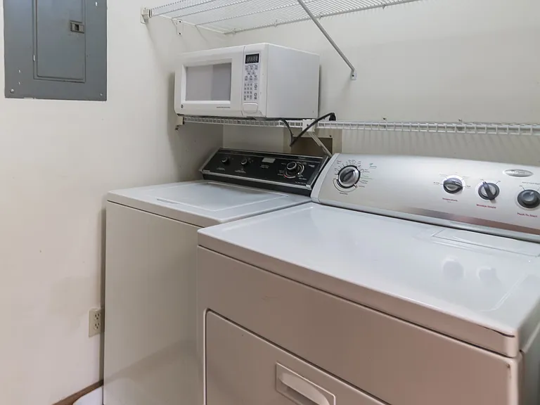 3212 Stratford Green Ct — Photo 15