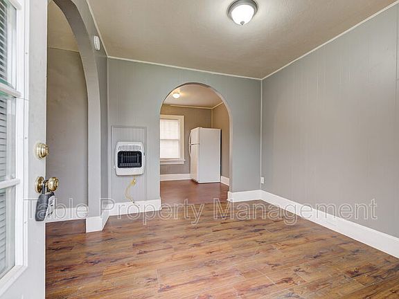 5th image of 404 SW 23rd St #1/2
