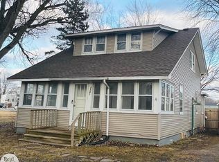 7741 Hamlin Ct, Fair Haven, MI 48023