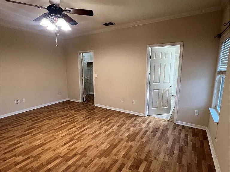 2545 Las Brisas St — Photo 17