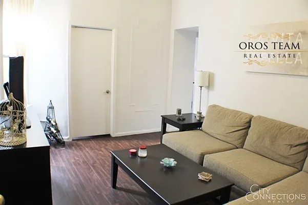 Rented by City Connections Realty | media 12