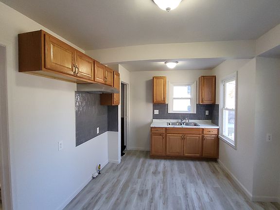 Kitchen/Dining Area