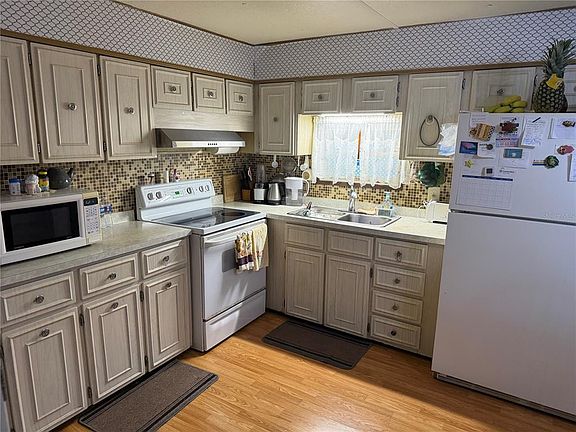 5th image of 2044 Hoyle Dr