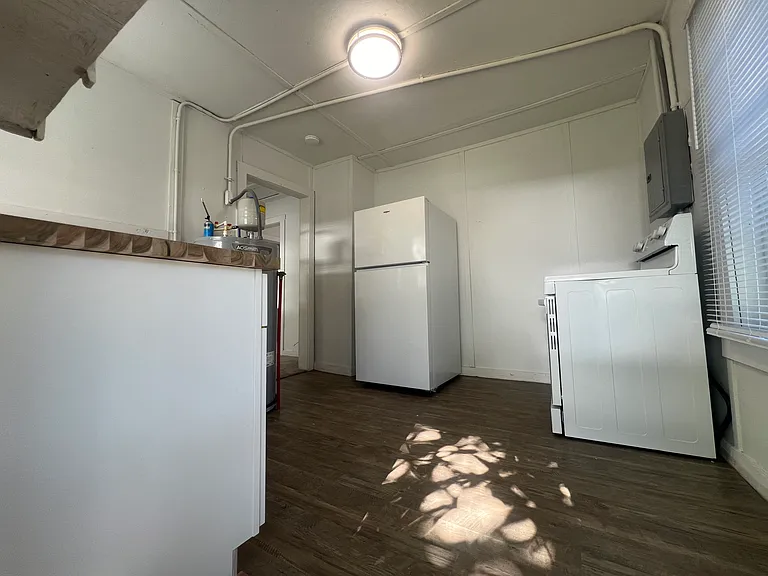 93 Thomas St — Photo 14