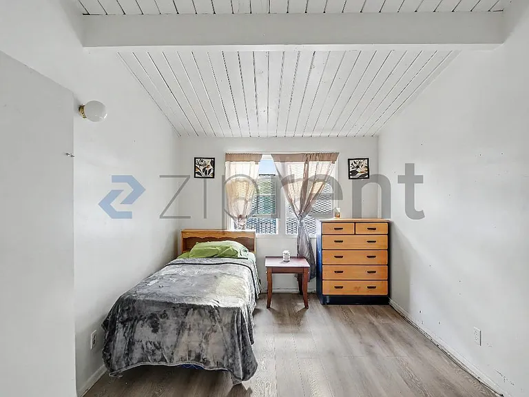 1328 W 19th St #A — Photo 12