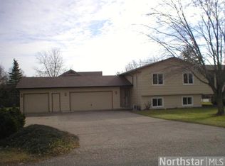 504 Overlook Cir, Hanover, MN 55341