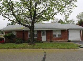 8 Wayne Ct, Whiting, NJ 08759