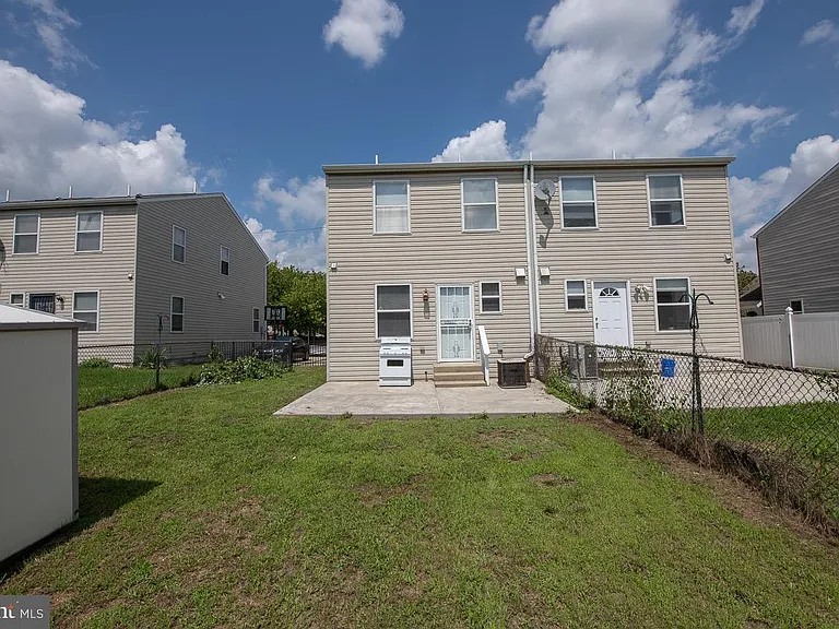 1216 Ogden St — Photo 46