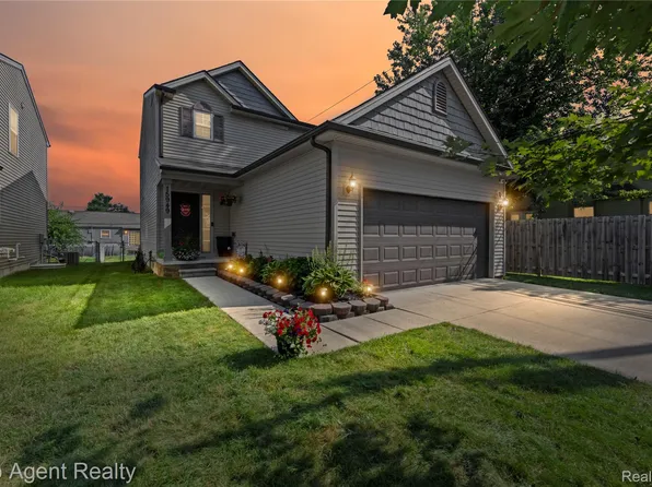 15949 Athens Ave, Clinton Township, MI 48035
