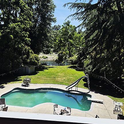 3rd image of 1230 SW Viola Dr