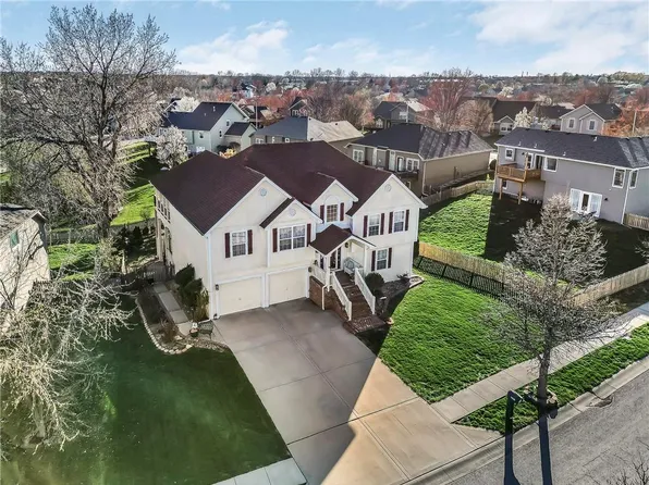 9005 NE 110th St, Kansas City, MO 64157