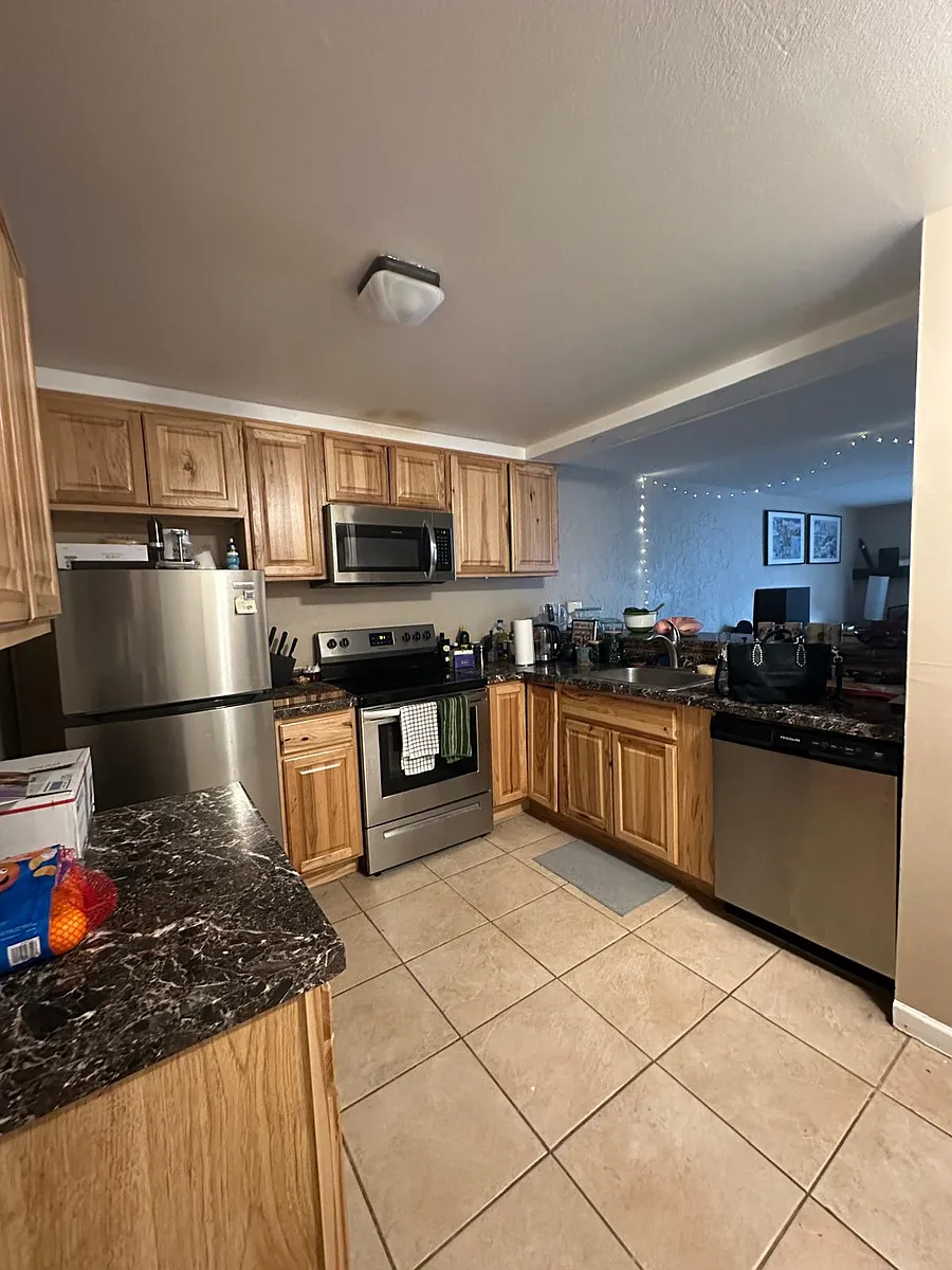 Building Photo - 805 29th St #204