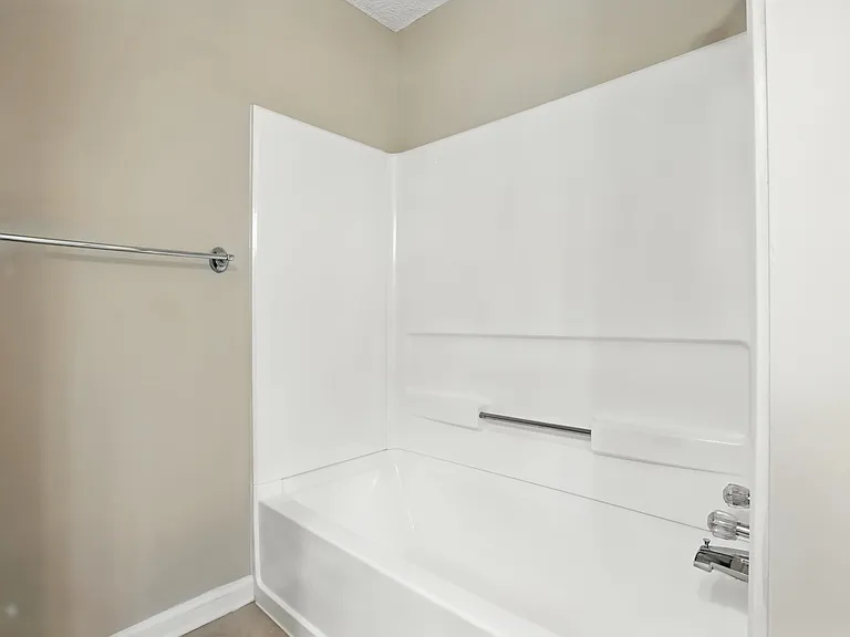 1614 Calgary Trl — Photo 22