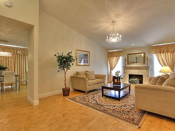 3rd image of 1814 Cheney Dr