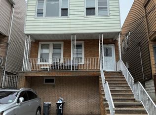 176 W 24th St, Bayonne, NJ 07002