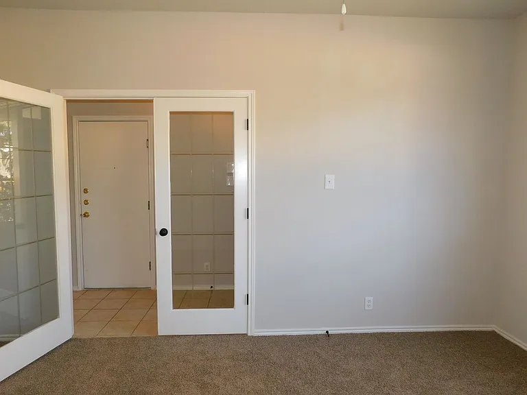 9231 Foxgrove Way — Photo 16