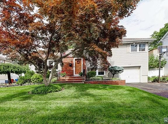2nd image of 81 Pine Ave