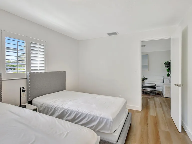 3019 N 57th Dr — Photo 37