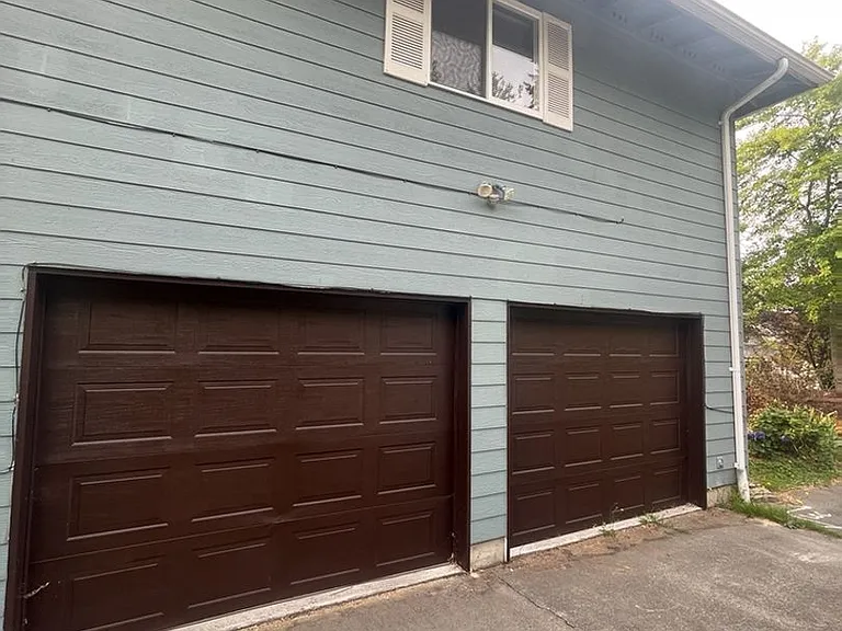 1017 Yew St — Photo 11