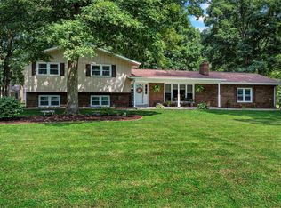 108 Lakewood Dr, Columbia, IL 62236