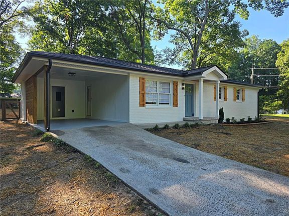 2nd image of 3325 Commodore Dr