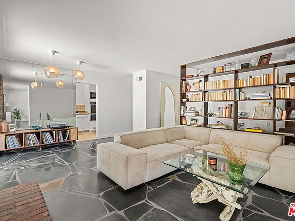 4th image of 22245 Leadwell St