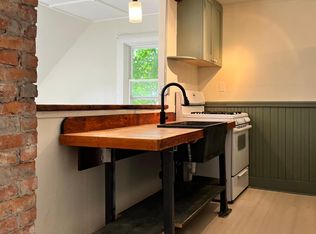 177 S Main St #2, Chester, VT 05143