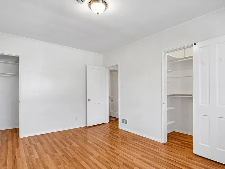 651 Midvale Ave — Photo 15