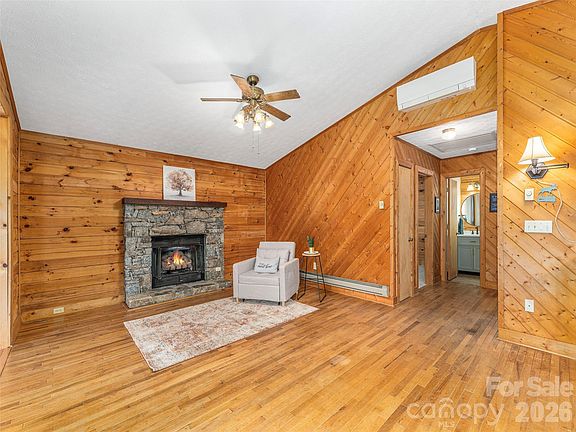 5th image of 3543 Dark Ridge Rd