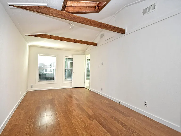 4604 Red River St #B — Photo 5