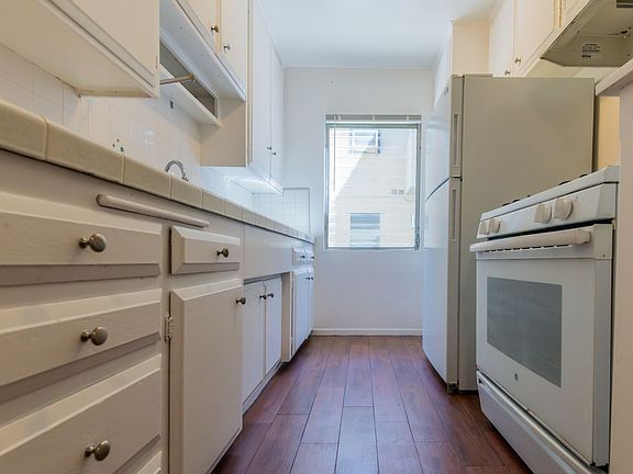 3rd image of 1023-1027 N Sierra Bonita Ave #5