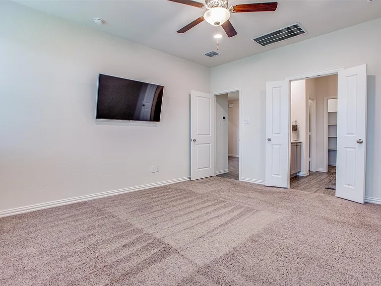 113 Hayes Dr — Photo 12