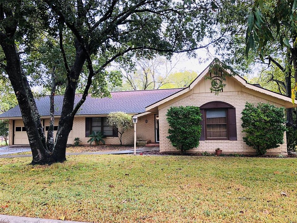 1st image of 310 Woodlawn Dr