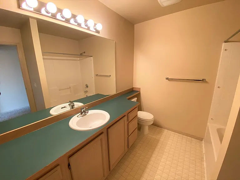 406 E Helena Ave. — Photo 21